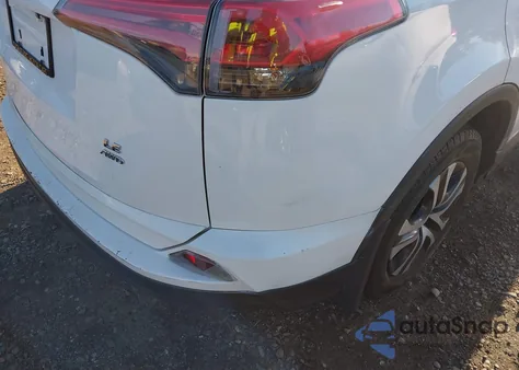 2016 Toyota Rav4 Le z USA, uszkodzony, nr VIN 2T3BFREV6GW511931